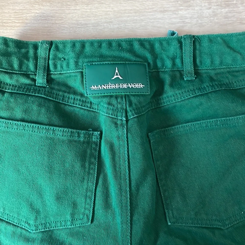Maniere De Voir Set: Green Cropped Jacket US 6 & Boyfriend Cut Out Jeans US 6 - Picture 10 of 16